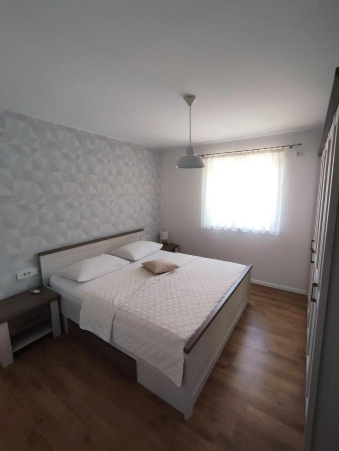 Holiday Home Cherry Tree Žrnovnica 外观 照片