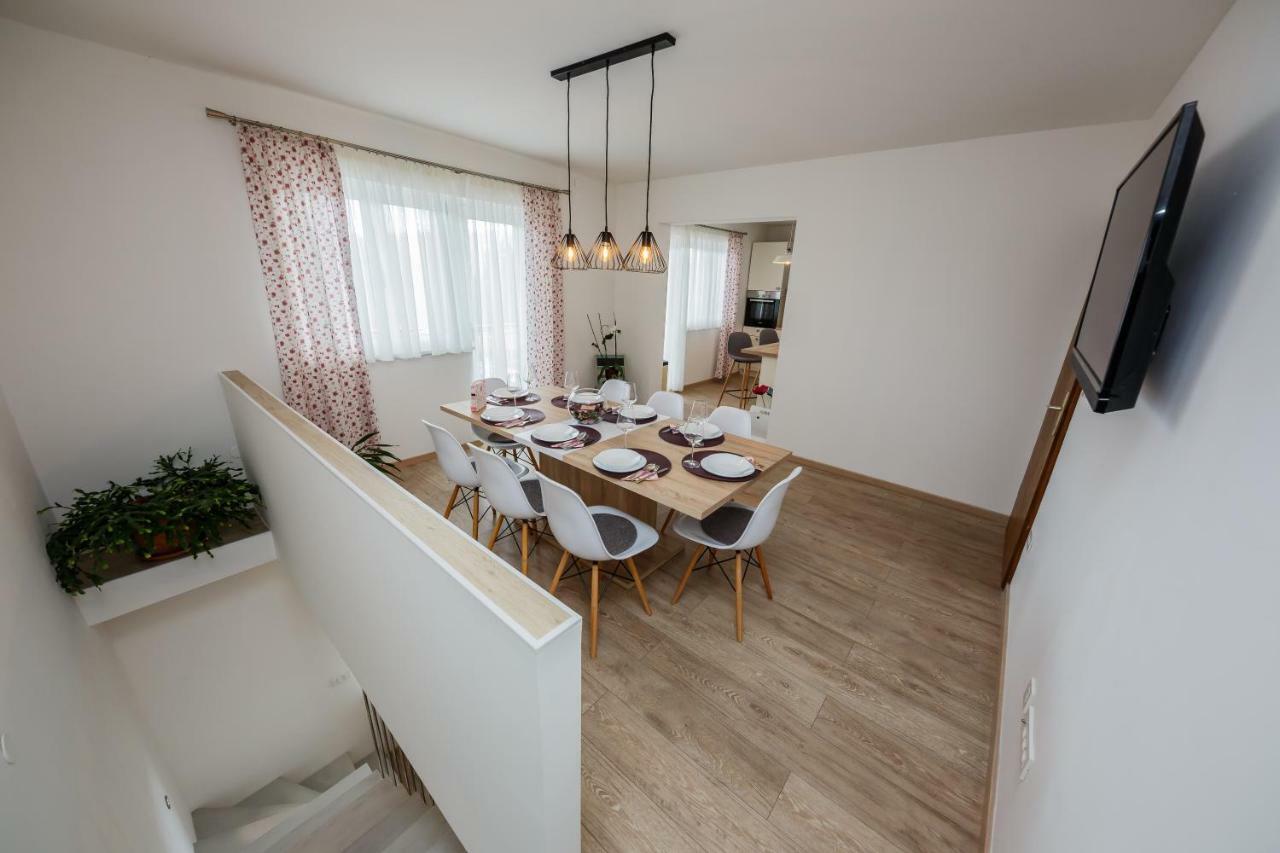 Holiday Home Cherry Tree Žrnovnica 外观 照片